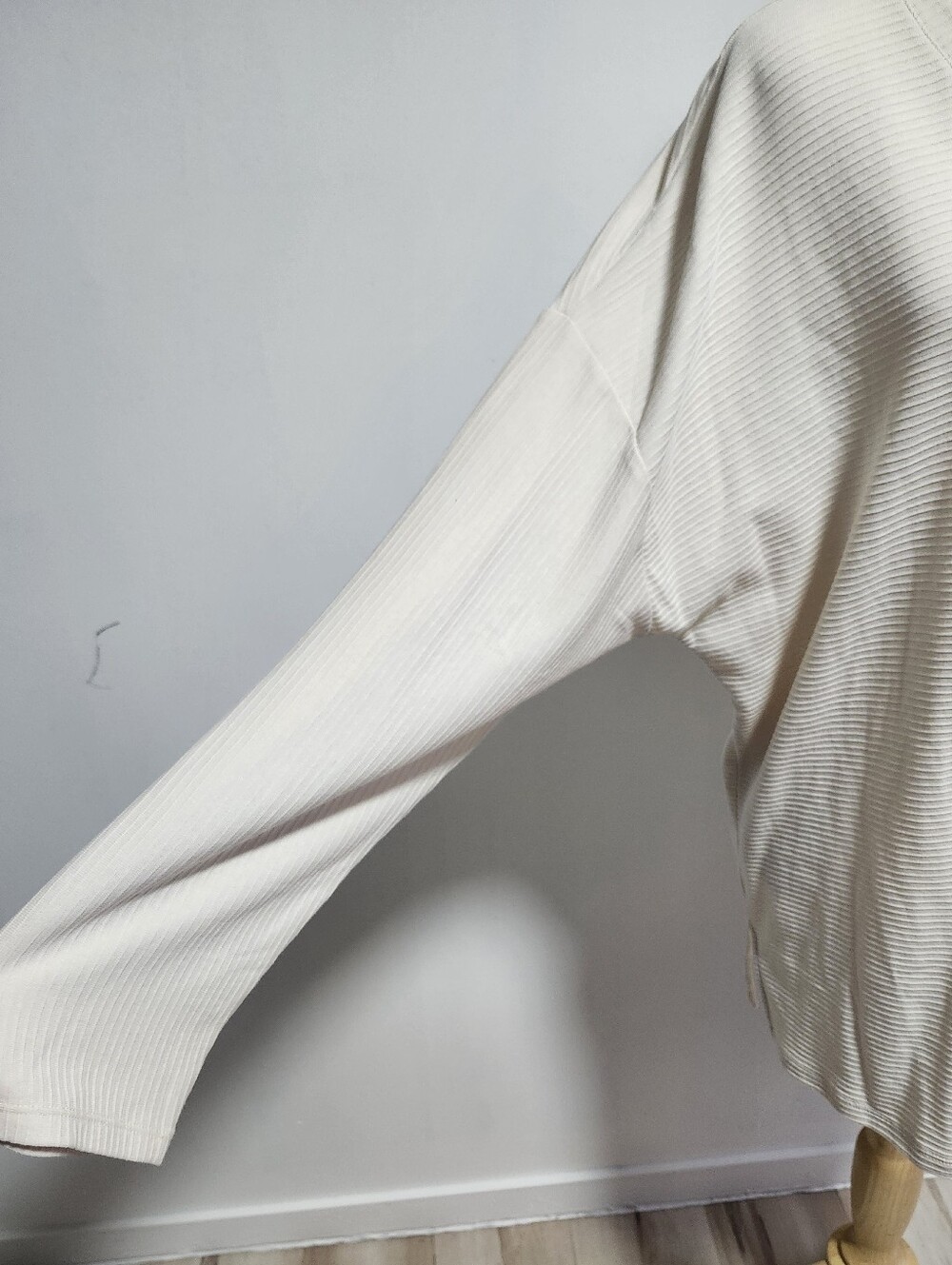Ellen Tracy Cream Ribbed Knit Top - Picture 3 of 9
